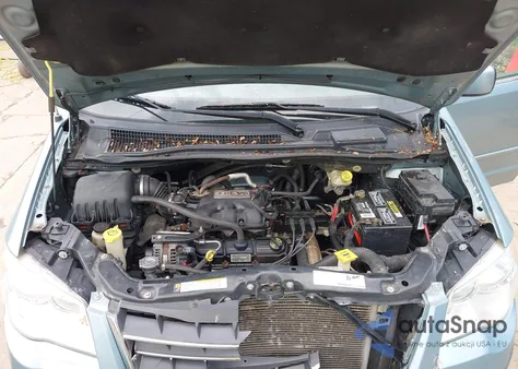 2008 Chrysler Town & Country Touring z USA, uszkodzony, nr VIN 2A8HR54P18R768285